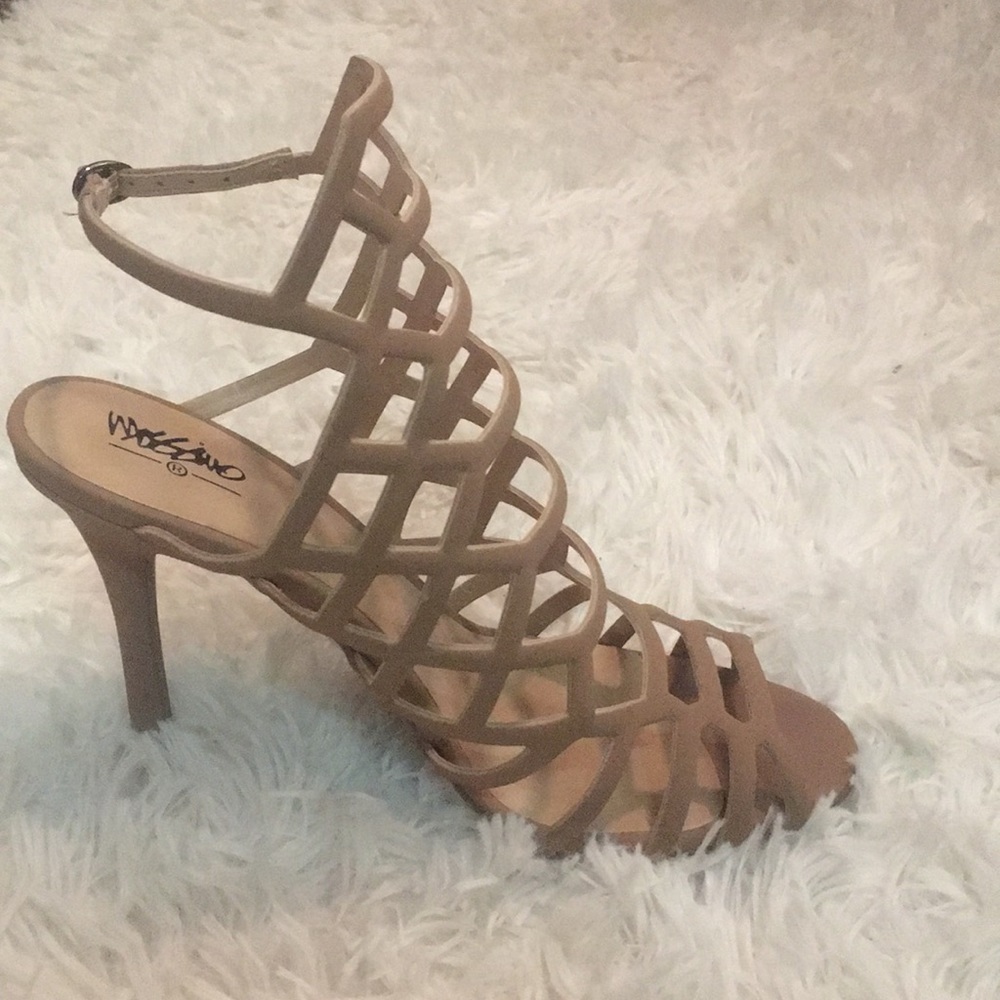 Sexy Strappy Heels 💋